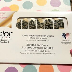 COLOR STREET 100% NAIL POLISH STRIPS